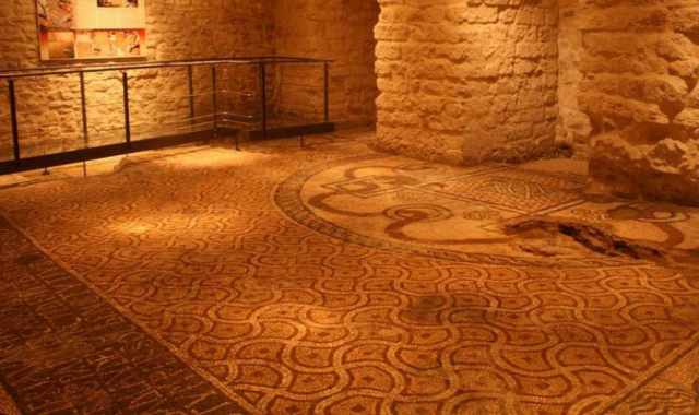 Chiese, cimiteri, strade e palazzi: viaggio nell'antica e nascosta "Bari sotterranea"